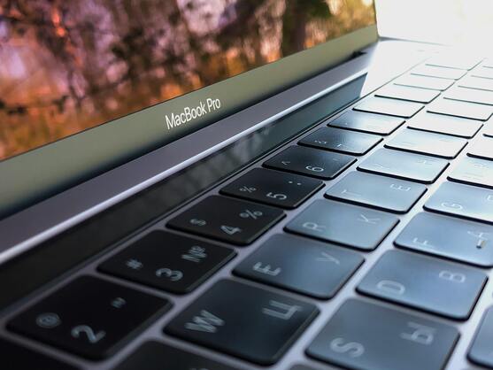 ремонт айфонів Вінниця, сервісний центр Apple Вінниця, замінити екран iPhone, ремонт макбуків Вінниця, чистка MacBook, заміна батареї айфон ціна, ремонт айпад вінниця, ремонт Apple Watch.